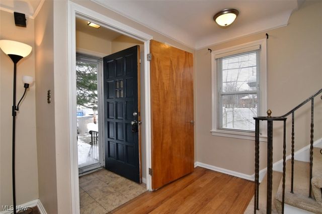 1491 Edgefield Road, Lyndhurst, OH 44124