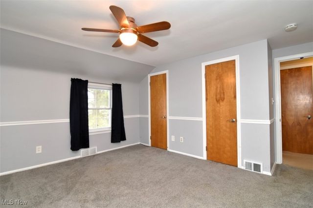 1491 Edgefield Road, Lyndhurst, OH 44124