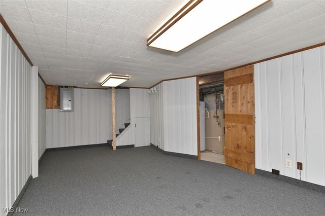 1491 Edgefield Road, Lyndhurst, OH 44124