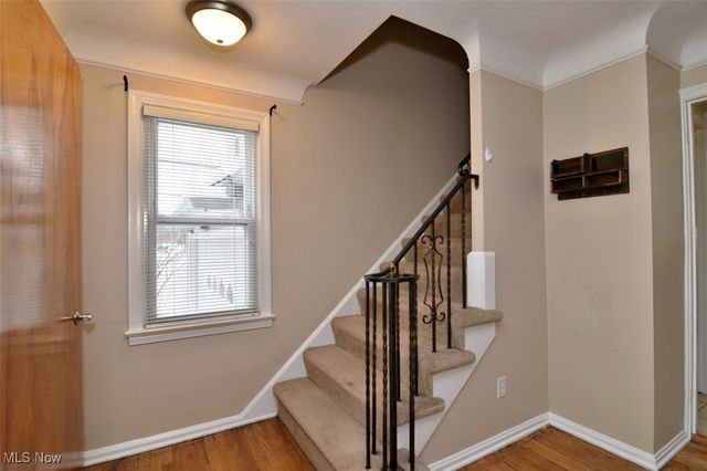 1491 Edgefield Road, Lyndhurst, OH 44124