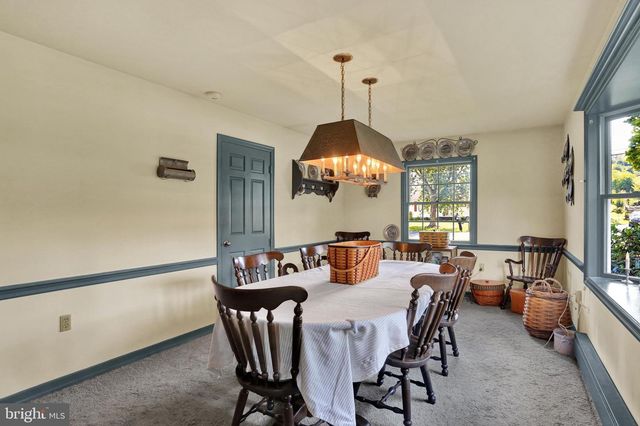 1046 CROSS KEYS RD, Leesport, PA 19533