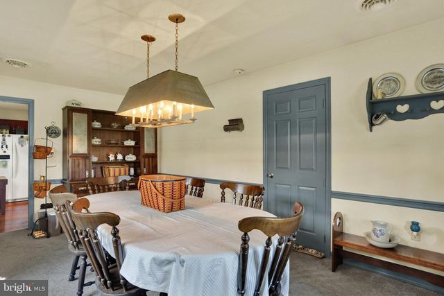 1046 CROSS KEYS RD, Leesport, PA 19533