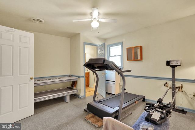 1046 CROSS KEYS RD, Leesport, PA 19533