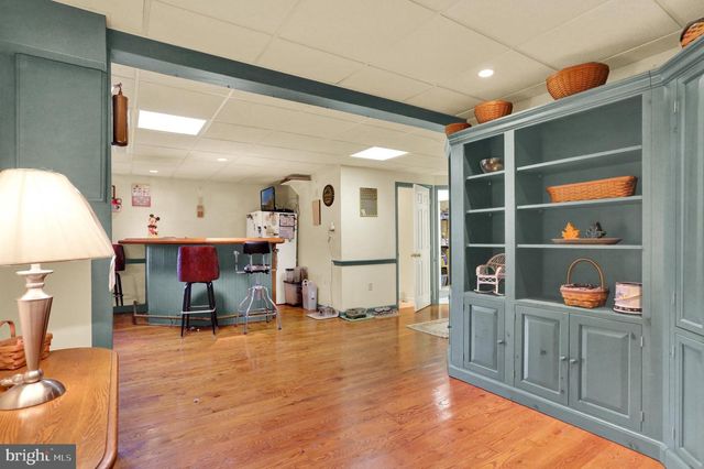 1046 CROSS KEYS RD, Leesport, PA 19533