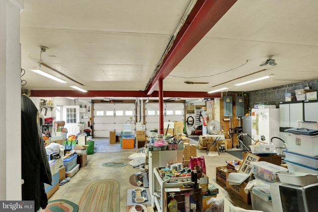 1046 CROSS KEYS RD, Leesport, PA 19533