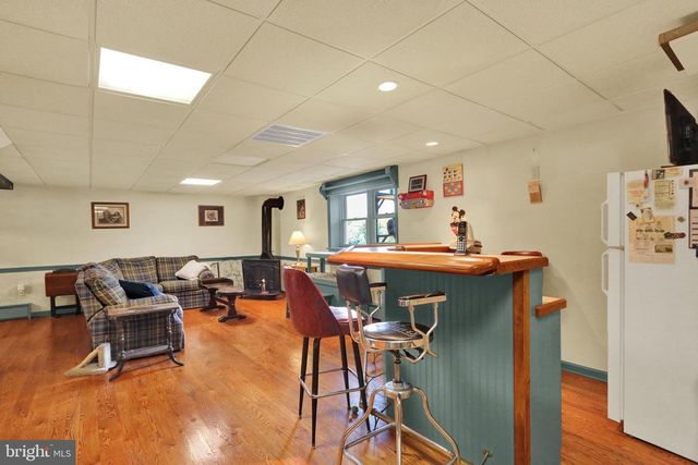 1046 CROSS KEYS RD, Leesport, PA 19533