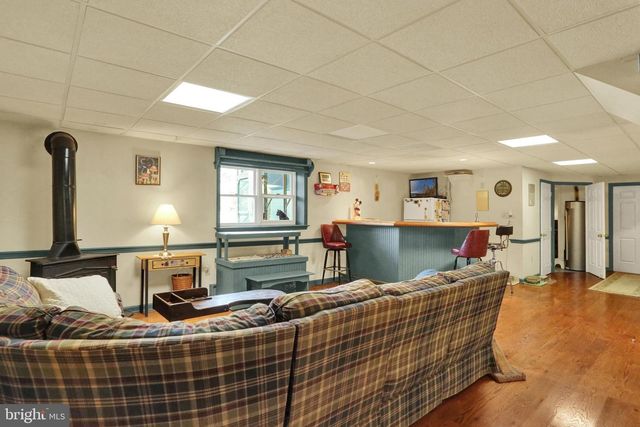 1046 CROSS KEYS RD, Leesport, PA 19533