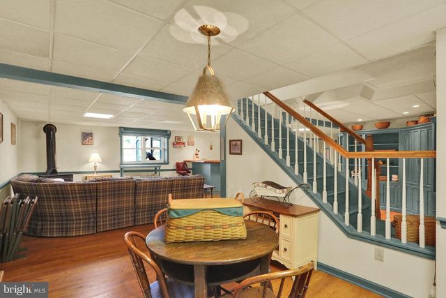 1046 CROSS KEYS RD, Leesport, PA 19533