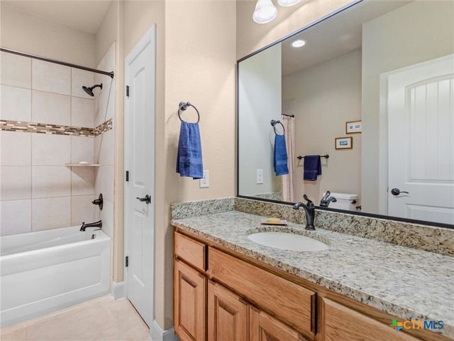 192 Copper Ridge Drive, La Vernia, TX 78121