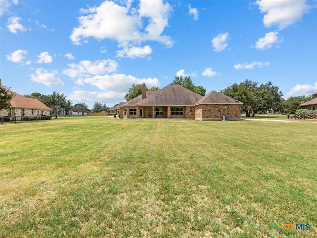 192 Copper Ridge Drive, La Vernia, TX 78121