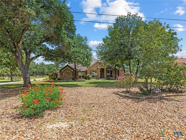 192 Copper Ridge Drive, La Vernia, TX 78121