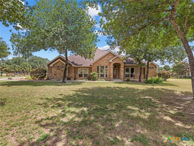 192 Copper Ridge Drive, La Vernia, TX 78121