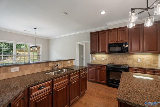 2305 Palisades Court SW, Huntsville, AL 35803