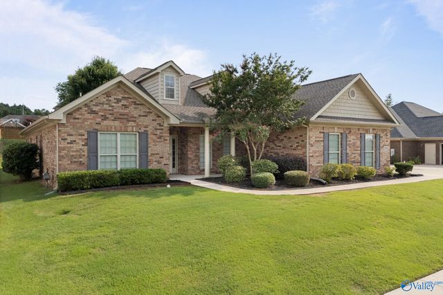 2305 Palisades Court SW, Huntsville, AL 35803