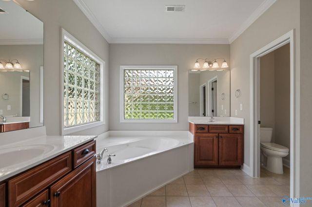 2305 Palisades Court SW, Huntsville, AL 35803