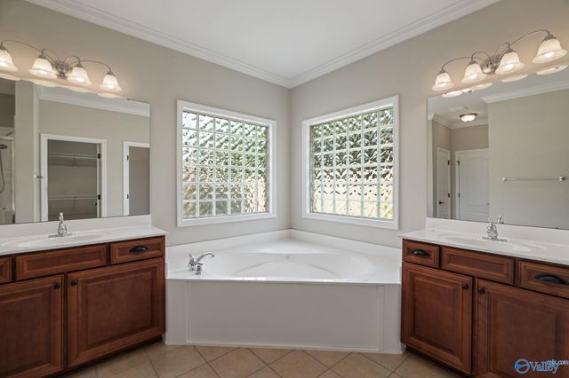 2305 Palisades Court SW, Huntsville, AL 35803