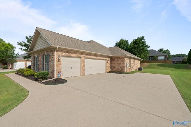 2305 Palisades Court SW, Huntsville, AL 35803
