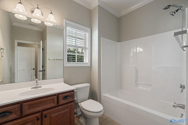 2305 Palisades Court SW, Huntsville, AL 35803