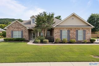 2305 Palisades Court SW, Huntsville, AL 35803