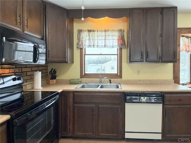 1500 Redwood Avenue, Utica, NY 13502