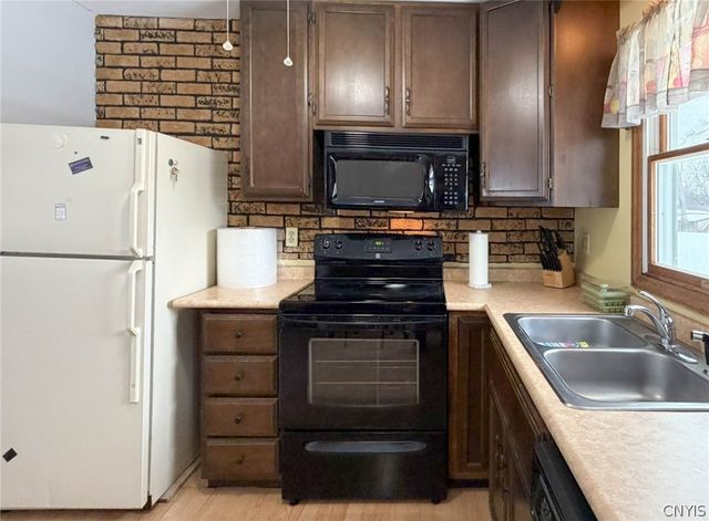 1500 Redwood Avenue, Utica, NY 13502