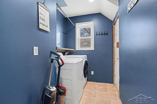 1409 S Simmons Road, West Branch Twp, MI 48661