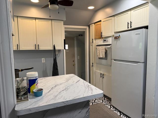 7840 Calhoun Street, Dearborn, MI 48126