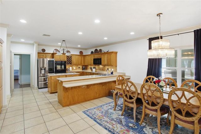 2807 Saint Francis Forest Drive, Lake Charles, LA 70605