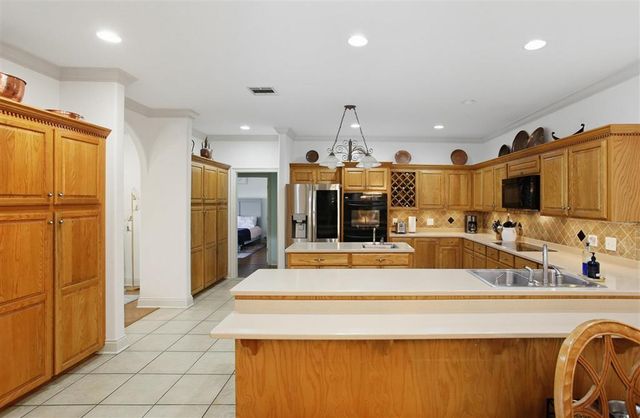 2807 Saint Francis Forest Drive, Lake Charles, LA 70605