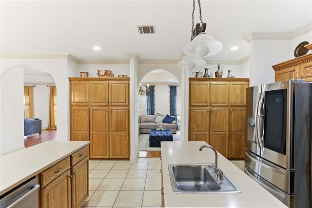 2807 Saint Francis Forest Drive, Lake Charles, LA 70605