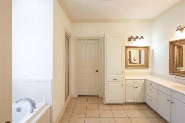 2807 Saint Francis Forest Drive, Lake Charles, LA 70605