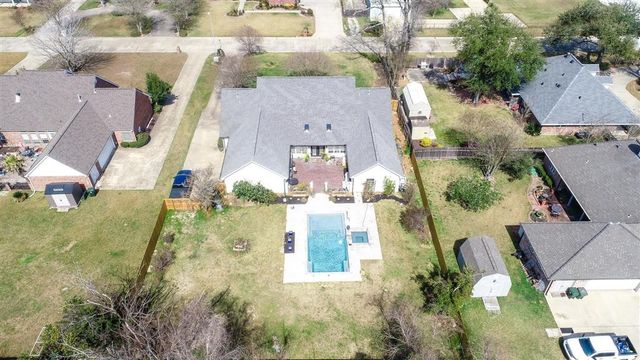 2807 Saint Francis Forest Drive, Lake Charles, LA 70605