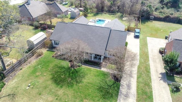 2807 Saint Francis Forest Drive, Lake Charles, LA 70605