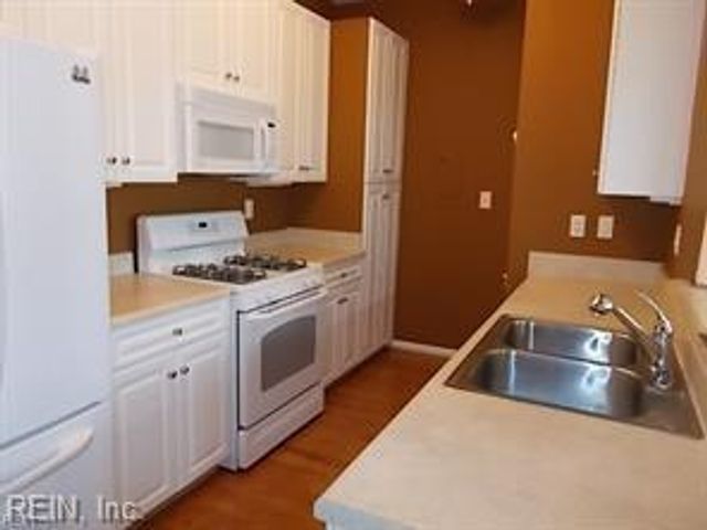 1112 Grace Hill DR, Virginia Beach, VA 23455