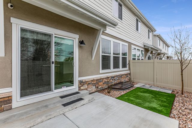 1313 E WEYBURN LN, Holladay, UT 84117