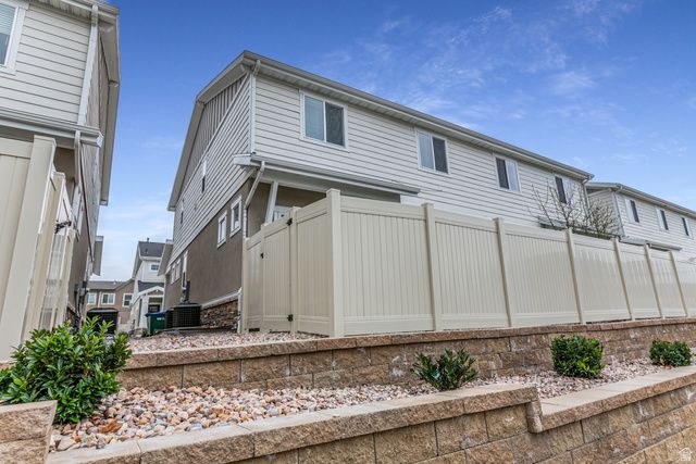 1313 E WEYBURN LN, Holladay, UT 84117