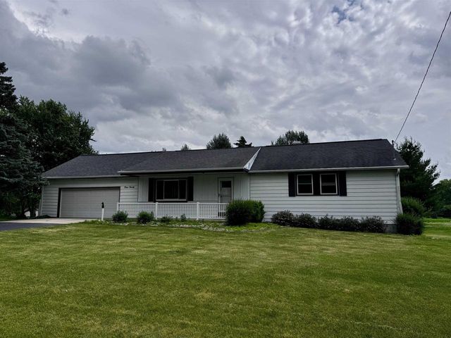 320 W 3rd Street, Fox Lake, WI 53933