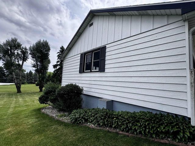 320 W 3rd Street, Fox Lake, WI 53933