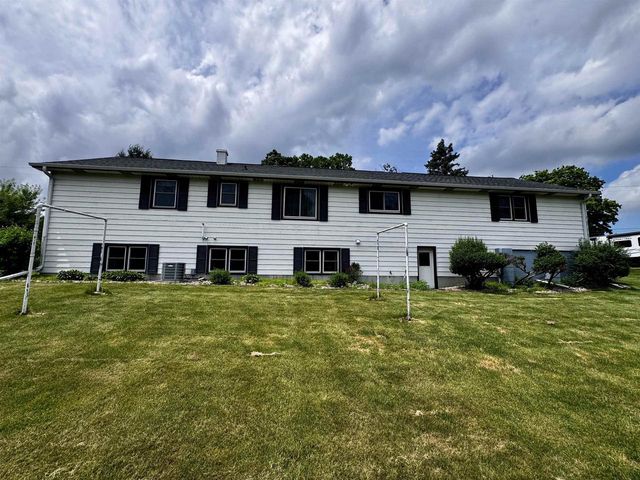 320 W 3rd Street, Fox Lake, WI 53933