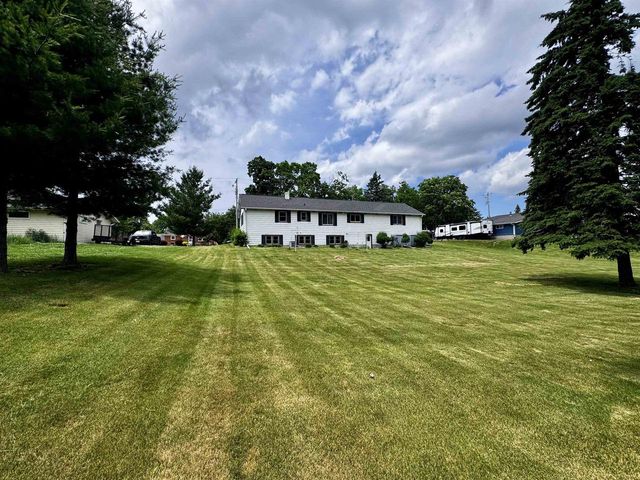 320 W 3rd Street, Fox Lake, WI 53933