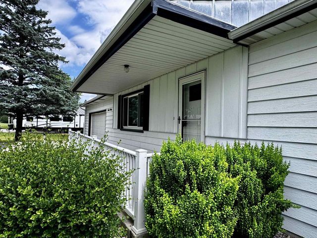 320 W 3rd Street, Fox Lake, WI 53933