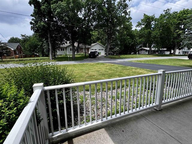 320 W 3rd Street, Fox Lake, WI 53933