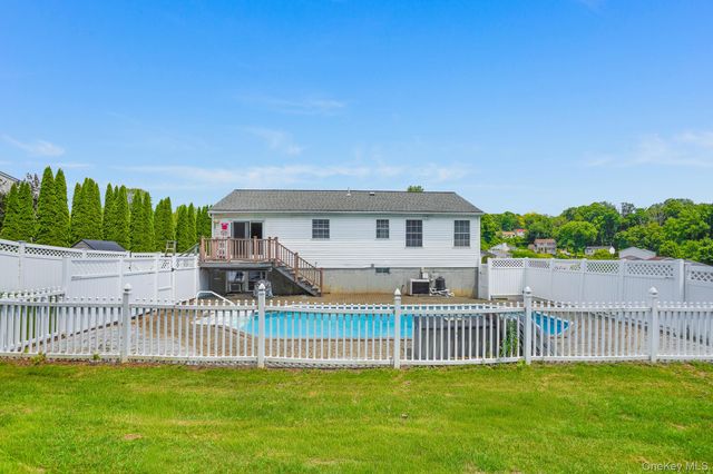 6 Hemlock Lane, Wingdale, NY 12594