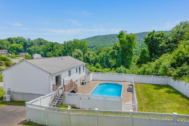 6 Hemlock Lane, Wingdale, NY 12594