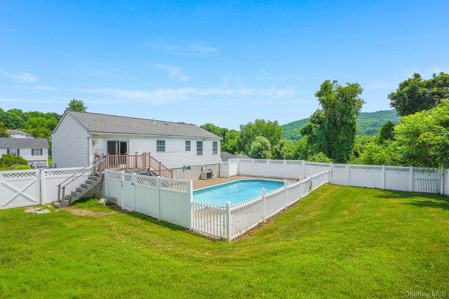 6 Hemlock Lane, Wingdale, NY 12594