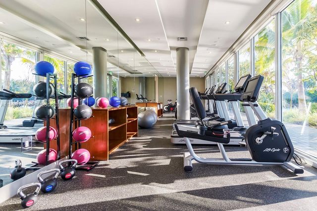 9540 W Bay Harbor Dr 301, Bay Harbor Islands, FL 33154