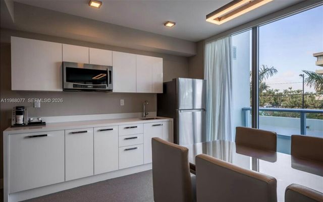 9540 W Bay Harbor Dr 301, Bay Harbor Islands, FL 33154