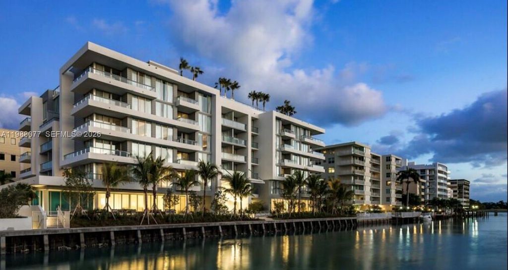 9540 W Bay Harbor Dr 301, Bay Harbor Islands, FL 33154