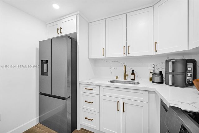 8609 SW 68th Ct 24, Pinecrest, FL 33156