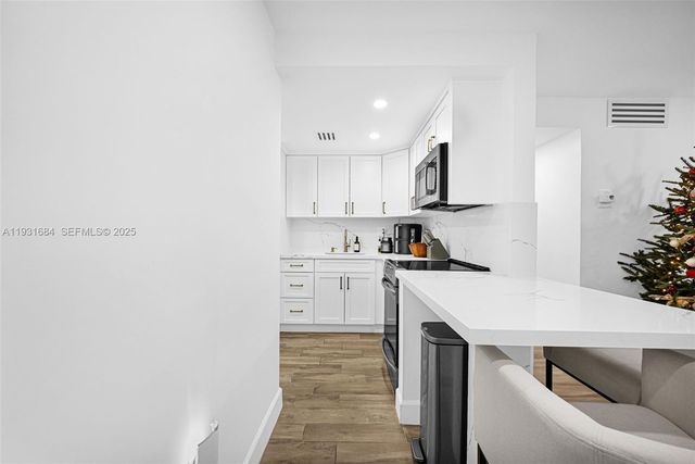 8609 SW 68th Ct 24, Pinecrest, FL 33156